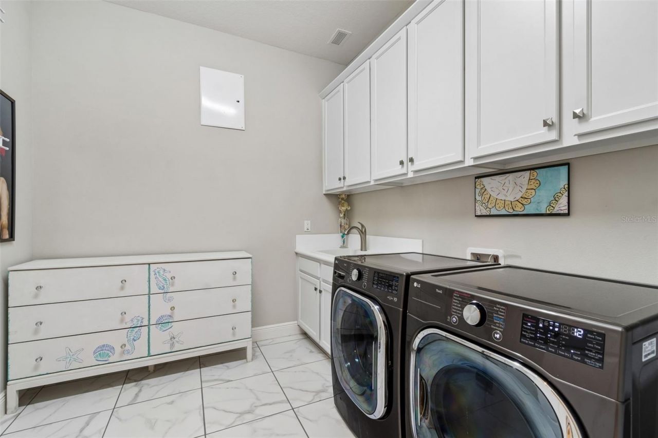 2213 Hollow Forest Court , Wesley Chapel, FL 33543 Photo