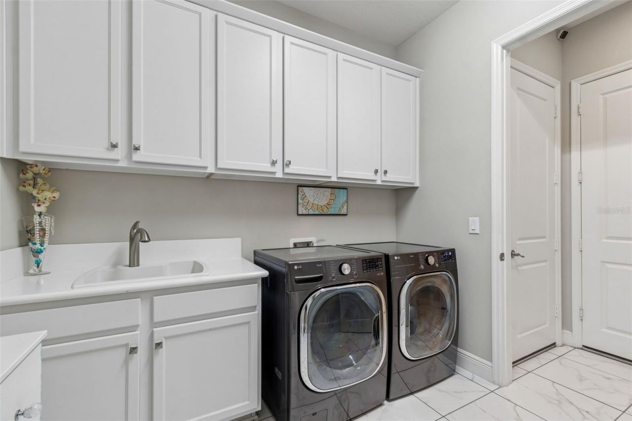 2213 Hollow Forest Court , Wesley Chapel, FL 33543 Photo