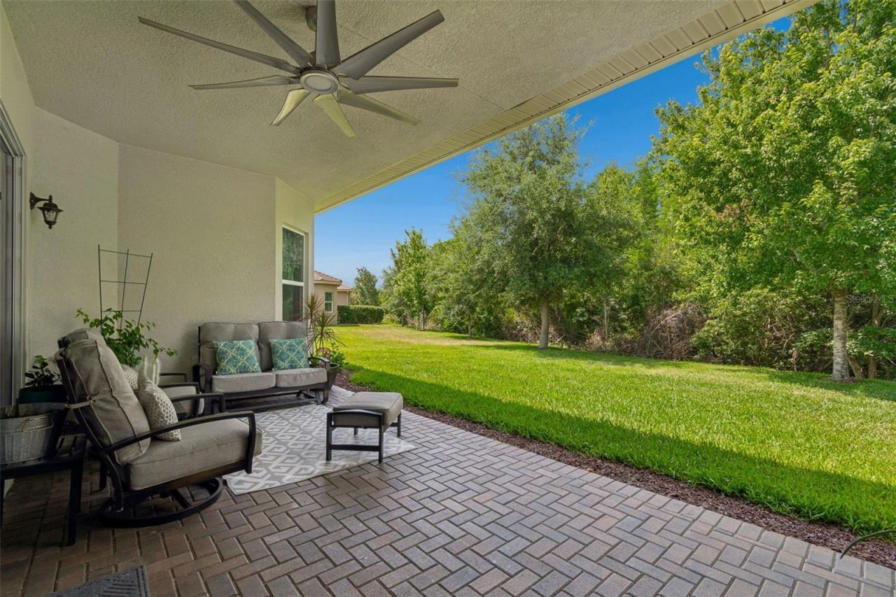 2213 Hollow Forest Court , Wesley Chapel, FL 33543 Photo