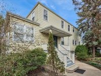 1762 W Morse Avenue , Chicago, IL 60626 primary photo