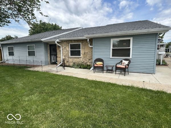 2735 Prosperity Drive , Columbus, IN 47201
