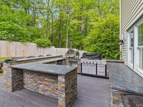 2 Watergate Drive, Amawalk, NY 10501
