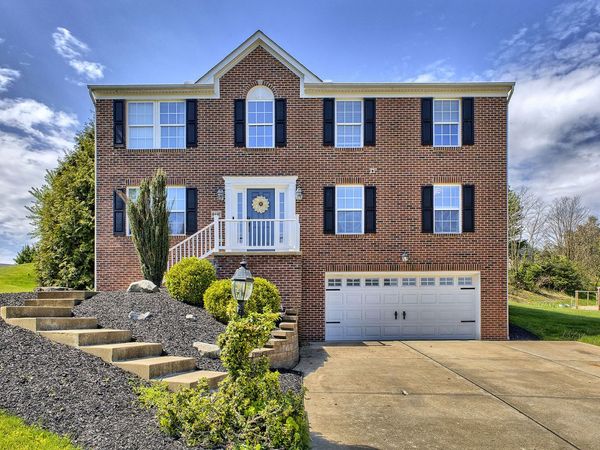 8447 Walthour Drive, North Huntingdon, PA 15642
