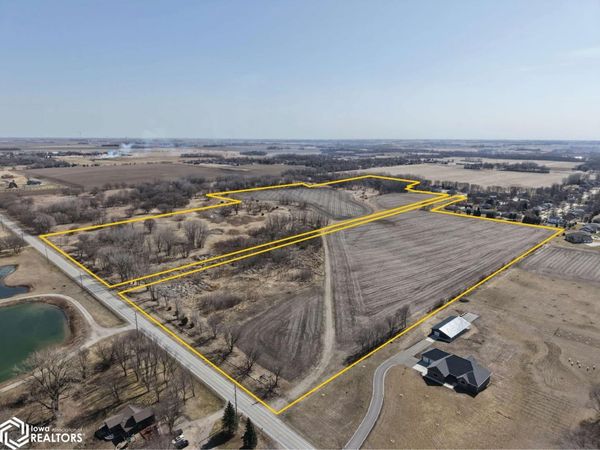 12th Street NE, Mason City, IA 50401