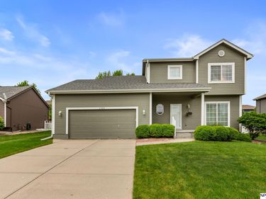 1906 Ridgeview Drive , Papillion, NE 68046