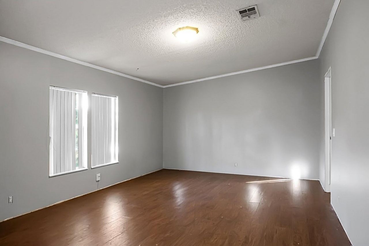 1170 Royle Road Photo 15