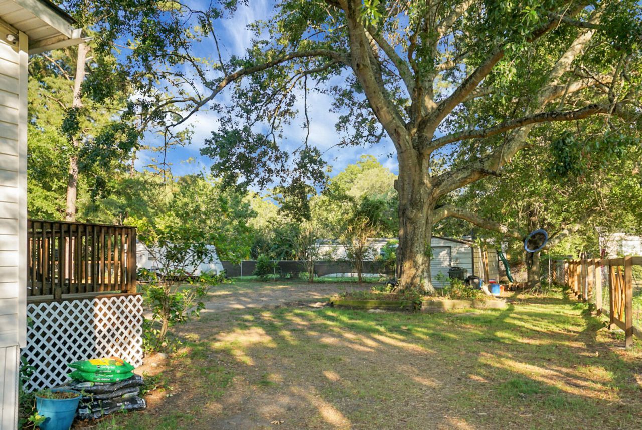 1170 Royle Road Photo 36