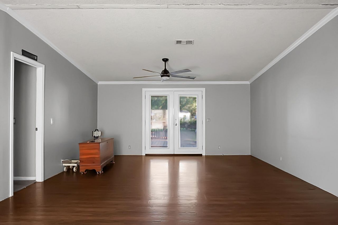 1170 Royle Road Photo 6