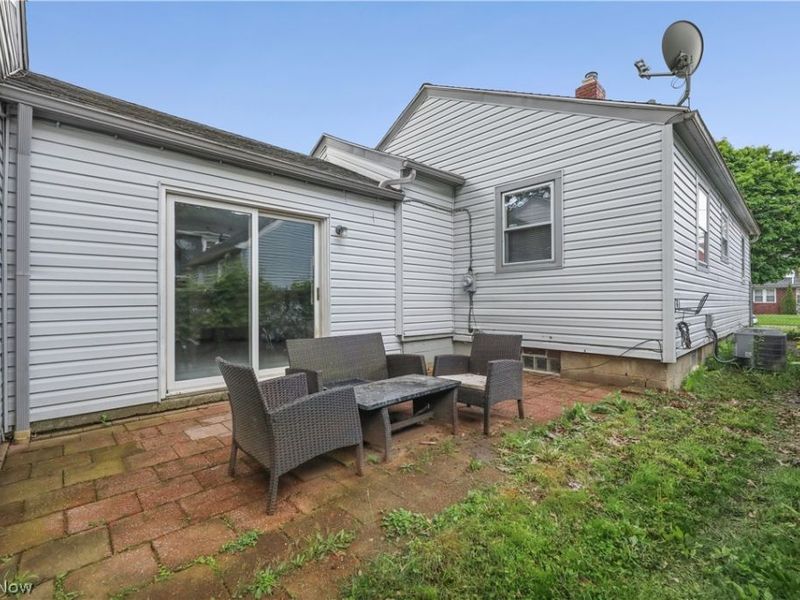 1043 Slosson Street , Akron, OH 44320 Photo 38