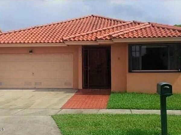 5471 SW 144th Avenue , Miami, FL 33175