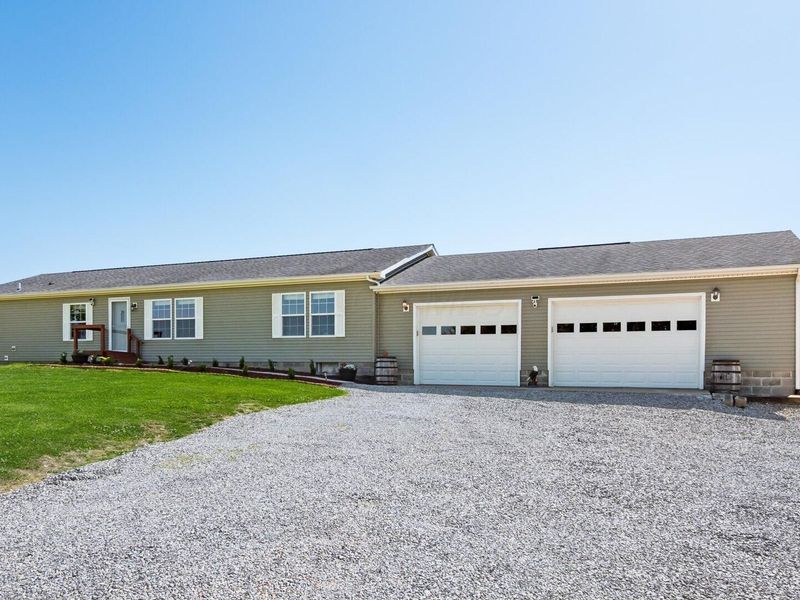 4780 Huggins Road , Zanesville, OH 43701 Photo 4