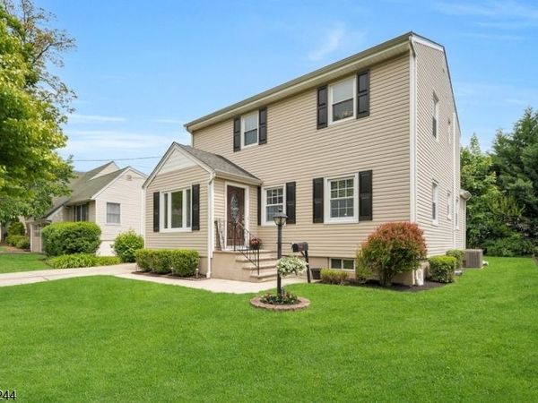 15 Oak Pl, Hawthorne, NJ 07506