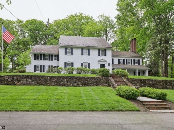 29 Gordon Rd, Essex Fells, NJ 07021
