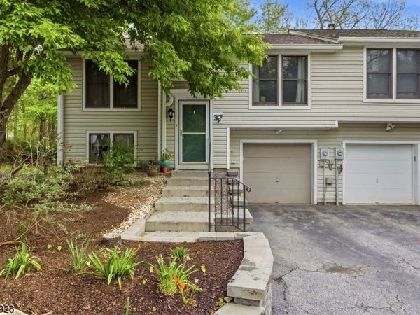 37 Quail Ct, Hardyston, NJ 07419
