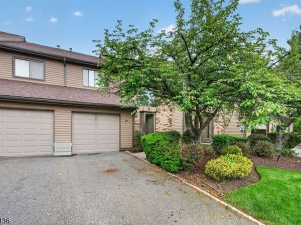 169 Castle Ridge Dr, East Hanover, NJ 07936