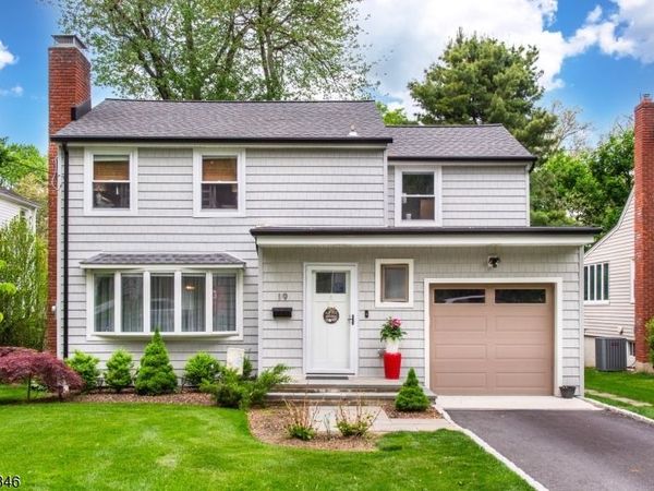 19 Plymouth Pl, Roseland, NJ 07068
