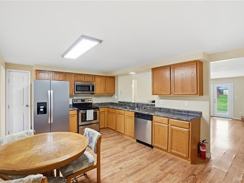 6824 Laurelview Drive, Huber Heights, OH 45424 Photo 11