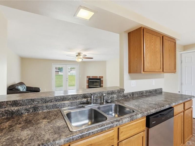 6824 Laurelview Drive, Huber Heights, OH 45424 Photo 13