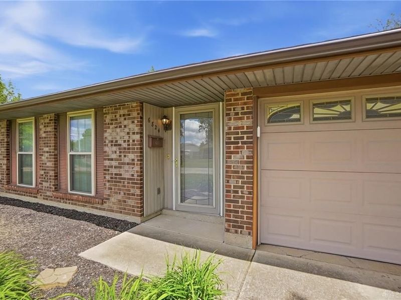 6824 Laurelview Drive, Huber Heights, OH 45424 Photo 6