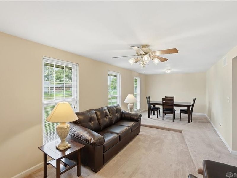 6824 Laurelview Drive, Huber Heights, OH 45424 Photo 8