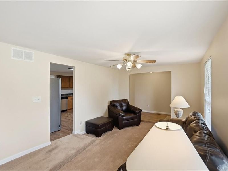 6824 Laurelview Drive, Huber Heights, OH 45424 Photo 9