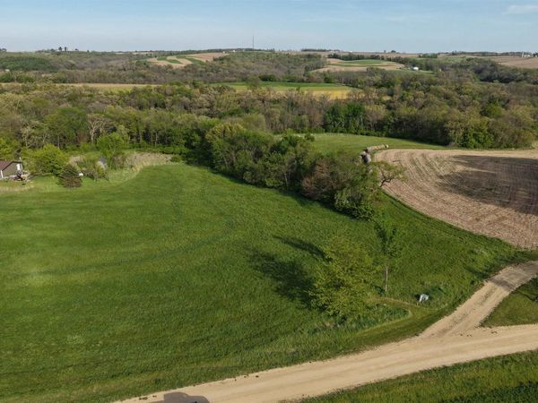 8.4 W Point Road, Monticello, WI 53570