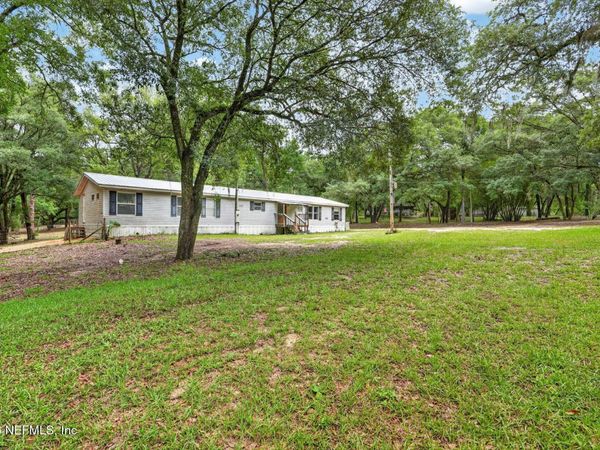 134 WINDY HILLS Road, Hawthorne, FL 32640