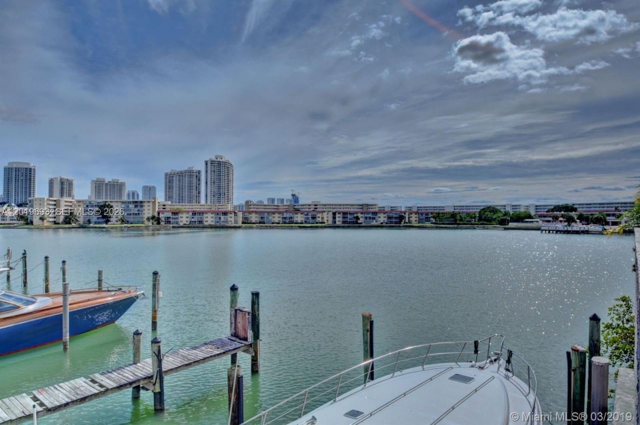 18011 Biscayne Blvd , Unit 503, Aventura, FL 33160 Photo