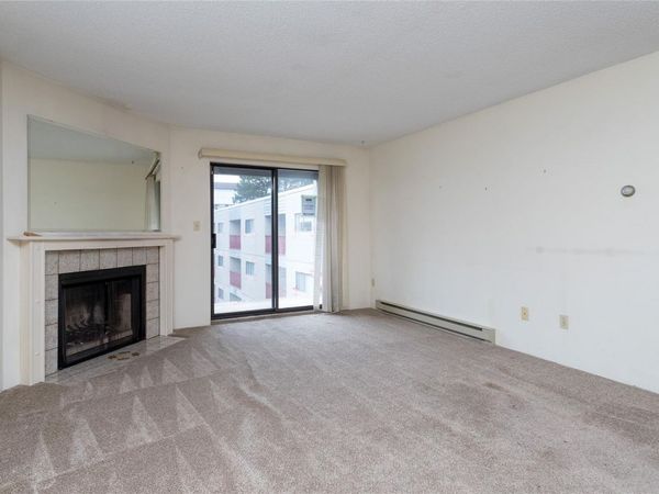 3255 Glasgow Ave, Unit #409, Saanich, BC V8X 4S4