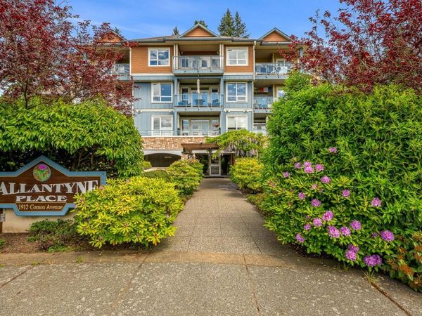 1912 Comox Ave , Unit 303, Comox, BC V9M 3M4