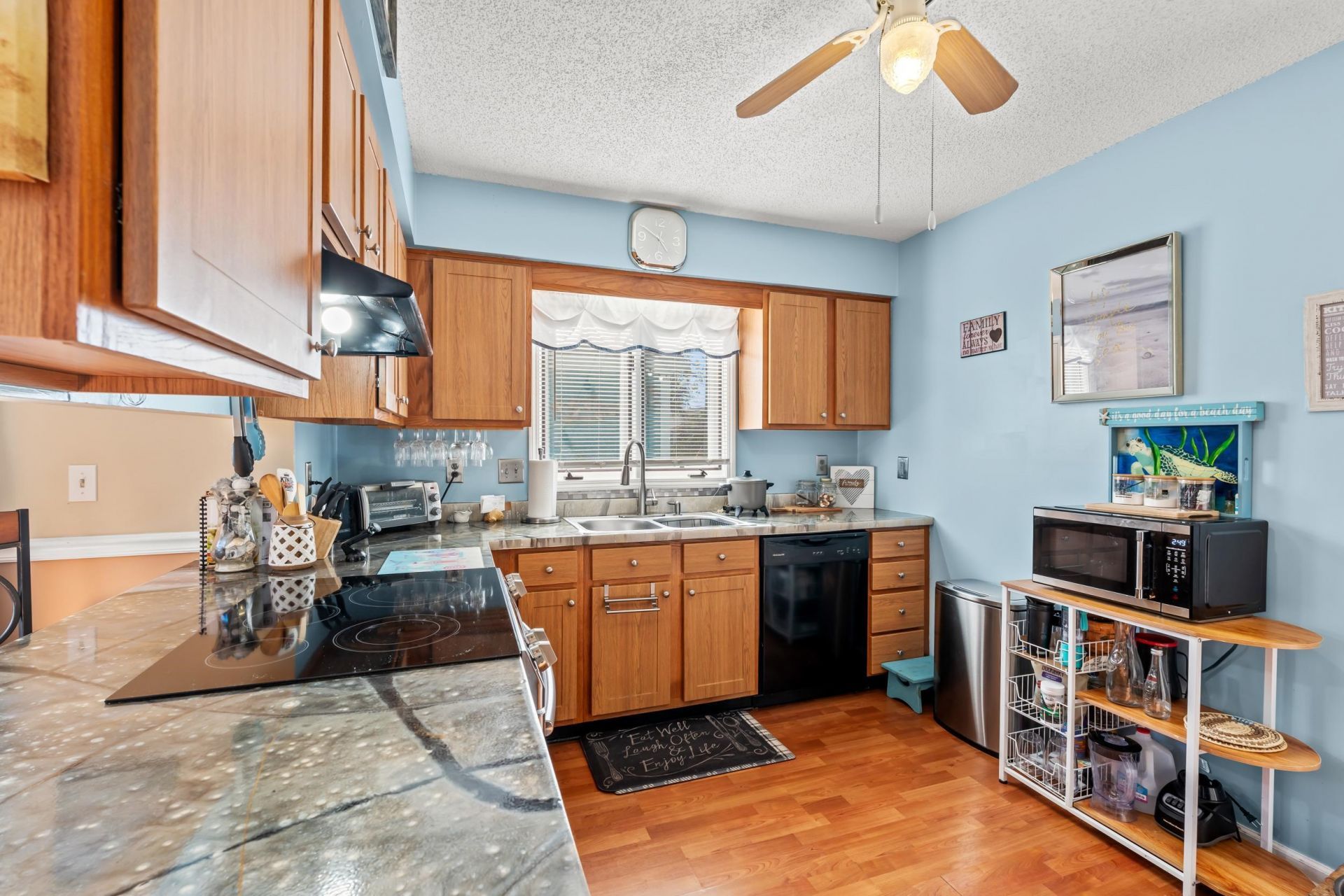 308 Killarney Dr.  Photo 9
