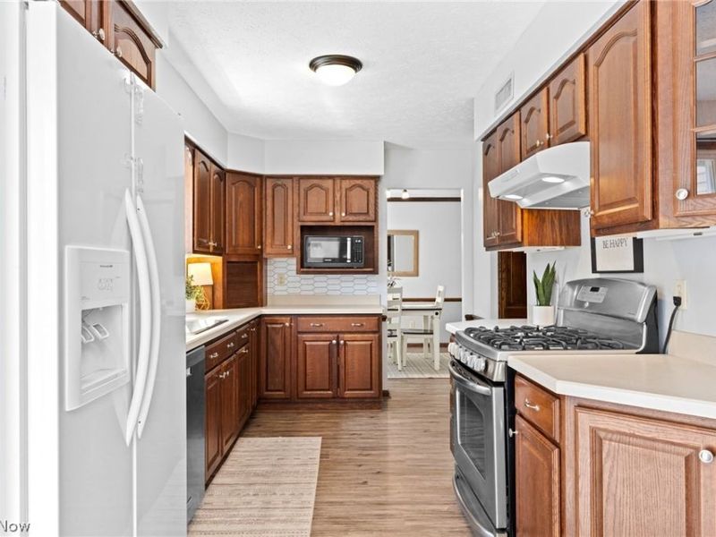 2338 Plymouth Lane, Cuyahoga Falls, OH 44221 Photo 12
