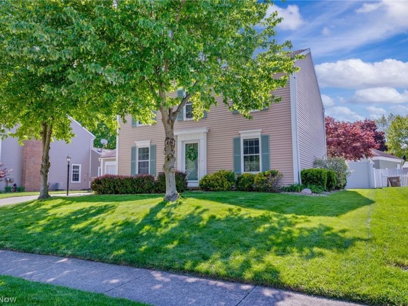 2338 Plymouth Lane, Cuyahoga Falls, OH 44221 Photo 2