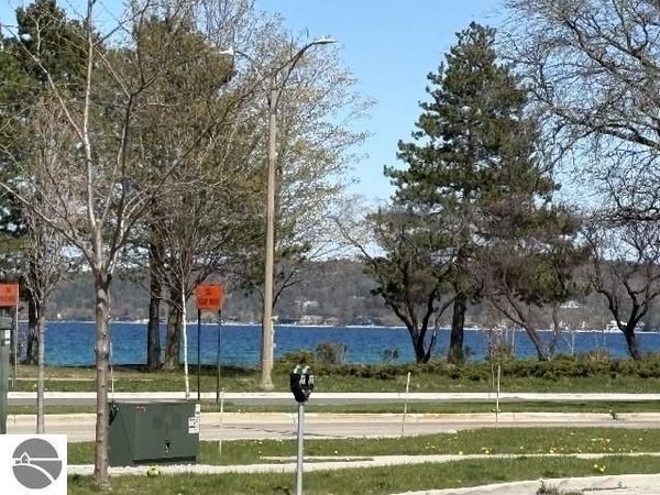 537 Randolph Street, Traverse City, MI 00000