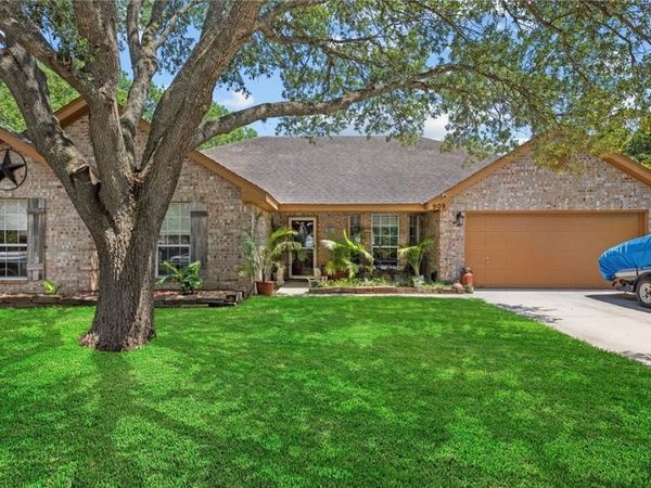 909 Queens Drive , New Braunfels, TX 78130