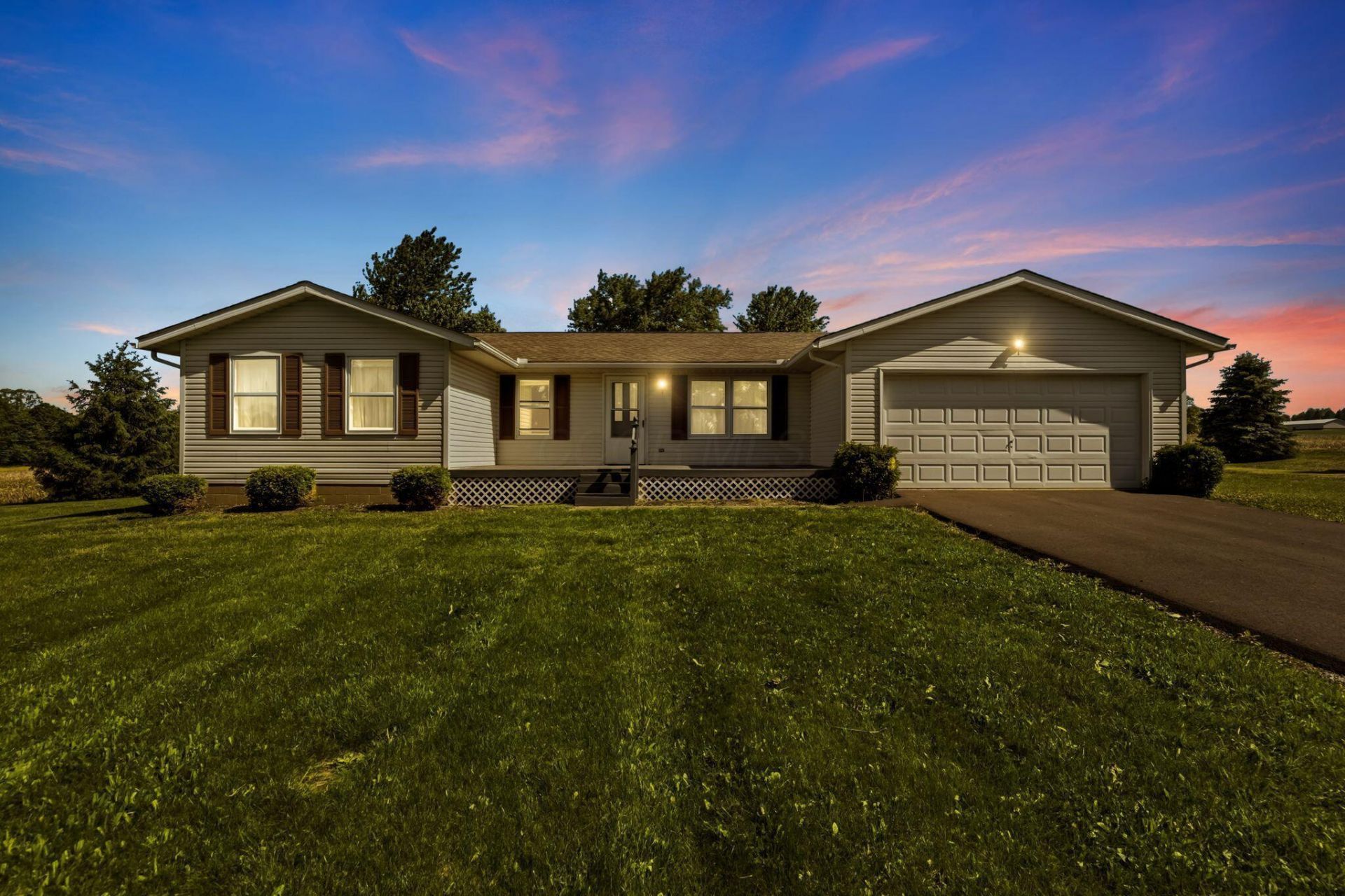 1274 Marion Road NW, Utica, OH 43080 Main Photo