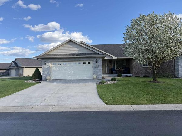 1031 MISTY MEADOW CIRCLE, De Pere, WI 54115