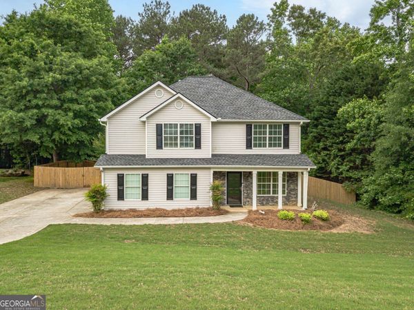 804 Pebble Place, Loganville, GA 30052
