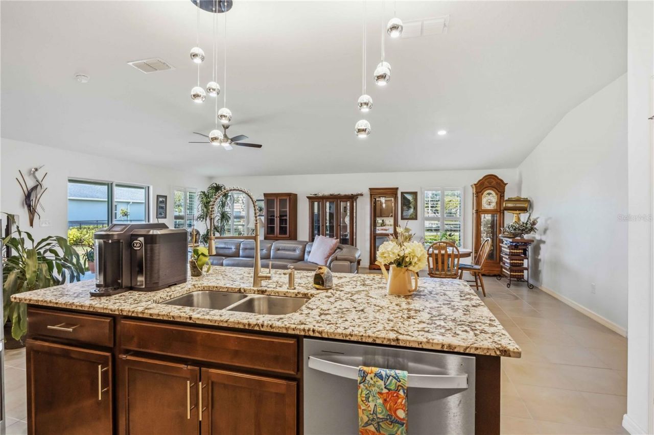 3576 74th Avenue Circle E, Sarasota, FL 34243 Photo