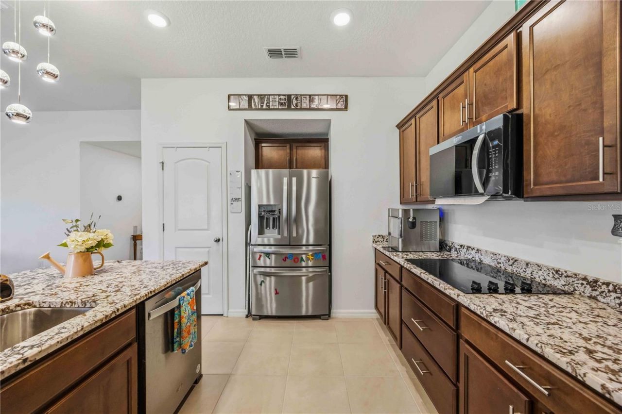 3576 74th Avenue Circle E, Sarasota, FL 34243 Photo