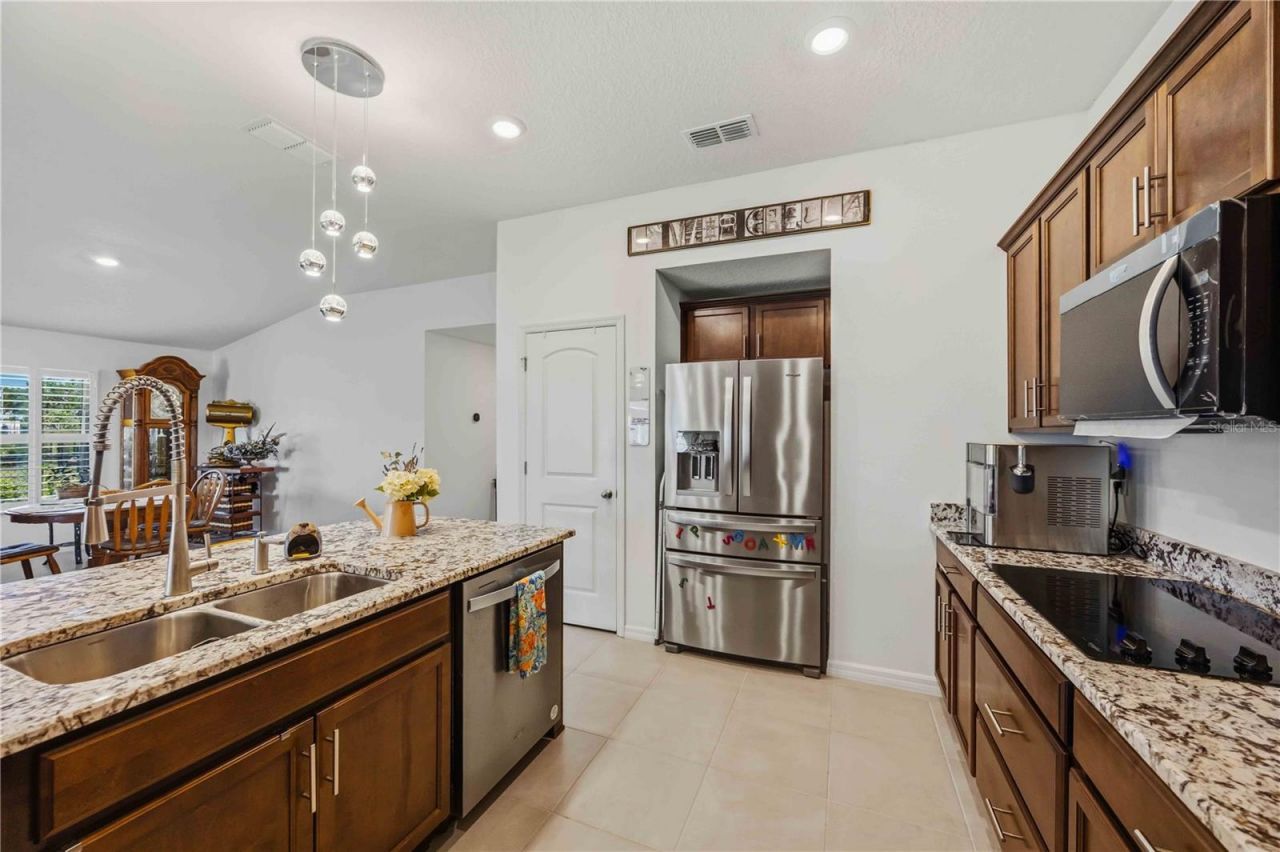 3576 74th Avenue Circle E, Sarasota, FL 34243 Photo