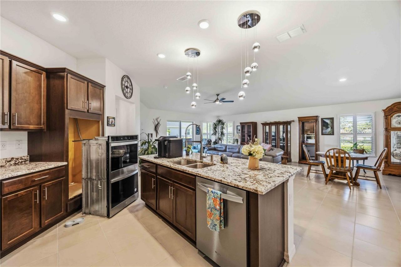 3576 74th Avenue Circle E, Sarasota, FL 34243 Photo