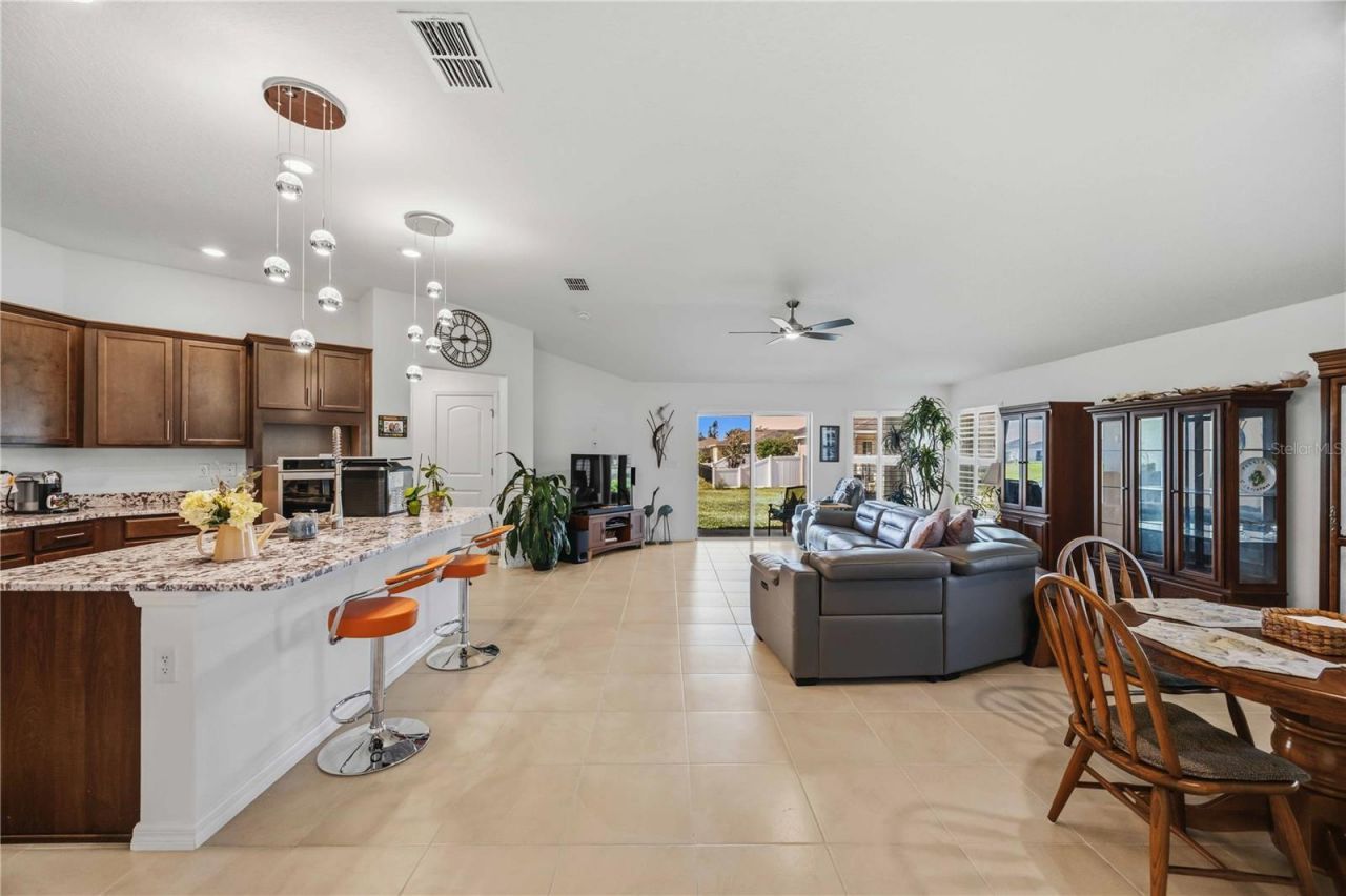 3576 74th Avenue Circle E, Sarasota, FL 34243 Photo