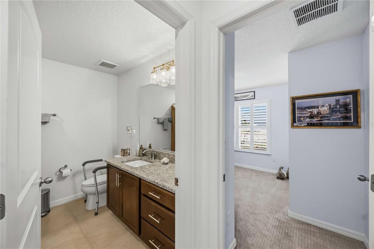 3576 74th Avenue Circle E, Sarasota, FL 34243 Photo