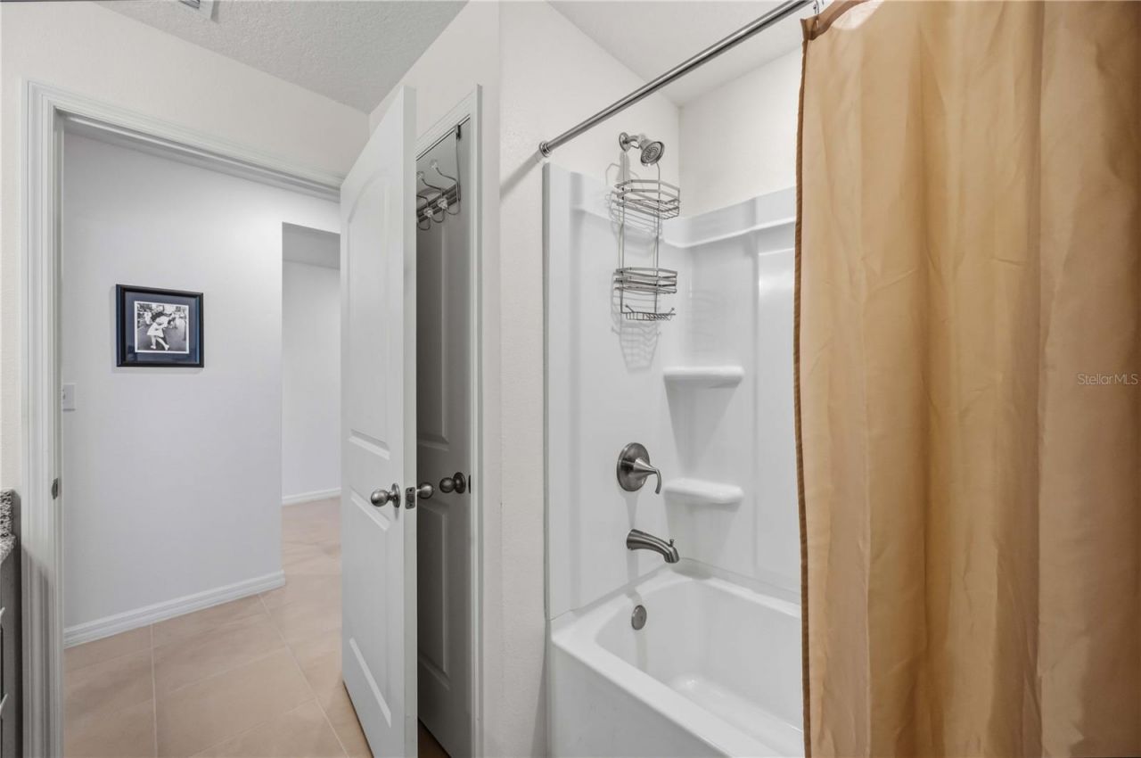 3576 74th Avenue Circle E, Sarasota, FL 34243 Photo
