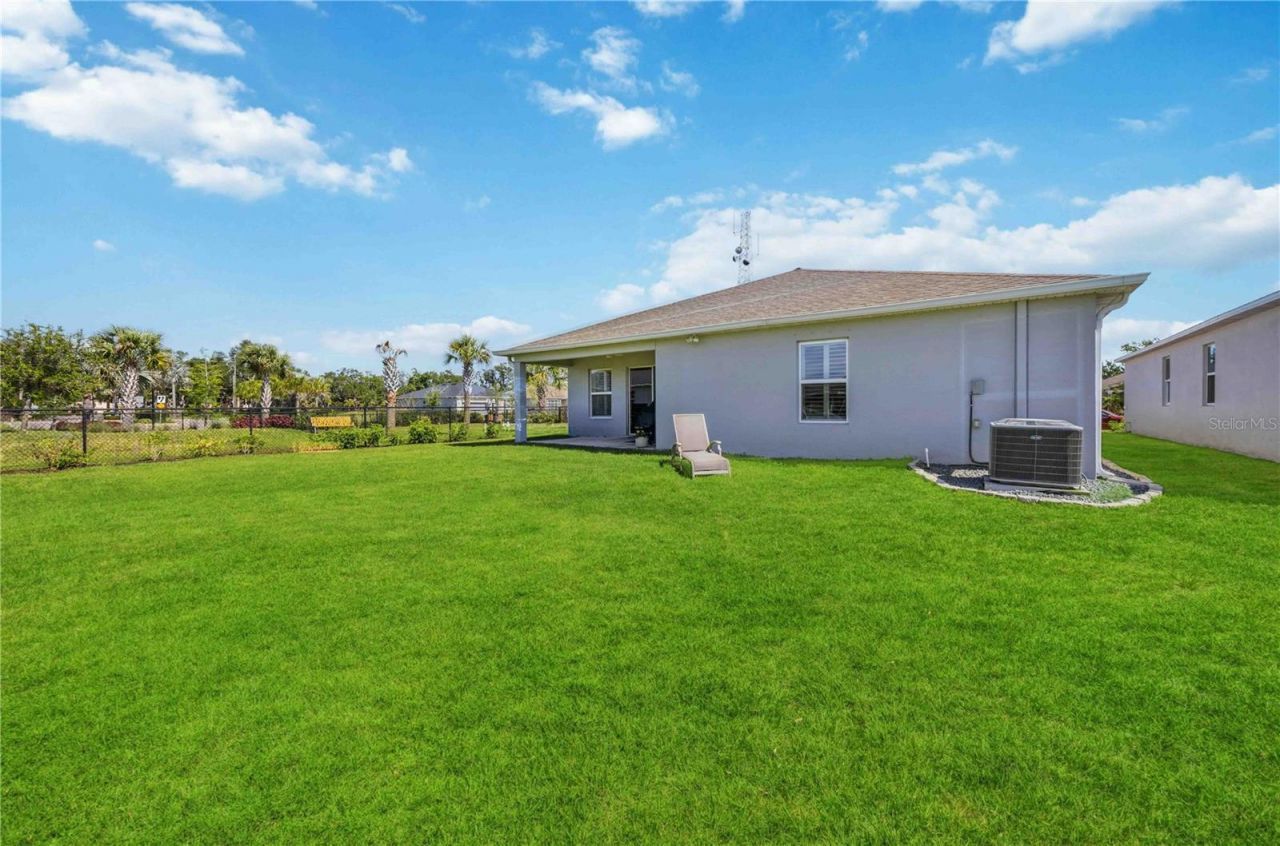 3576 74th Avenue Circle E, Sarasota, FL 34243 Photo
