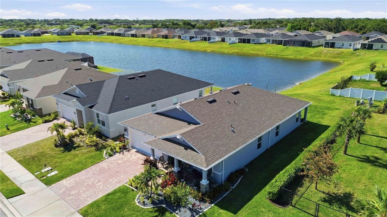 3576 74th Avenue Circle E, Sarasota, FL 34243 Photo