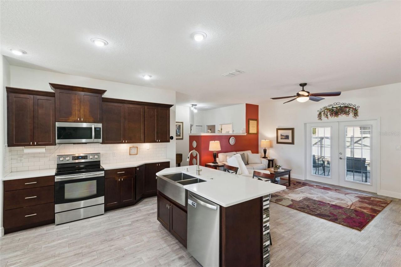 2720 Savannah Drive, Leesburg, FL 34748 Photo