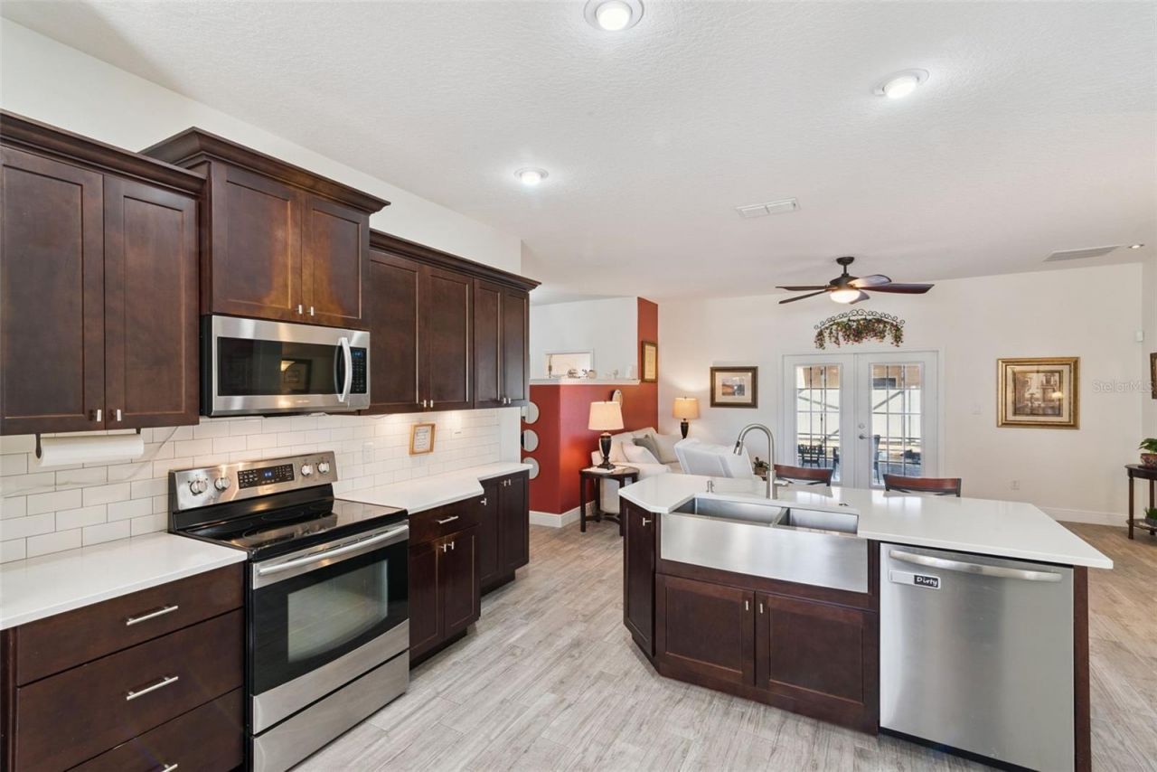 2720 Savannah Drive, Leesburg, FL 34748 Photo