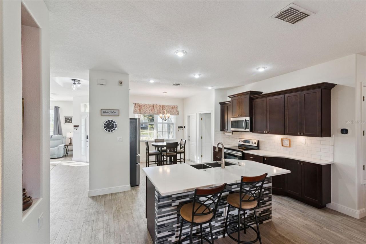 2720 Savannah Drive, Leesburg, FL 34748 Photo